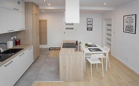 Urban Jungle Apartment In The City Center